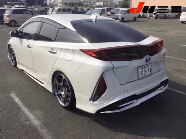 TOYOTA PRIUS PHV