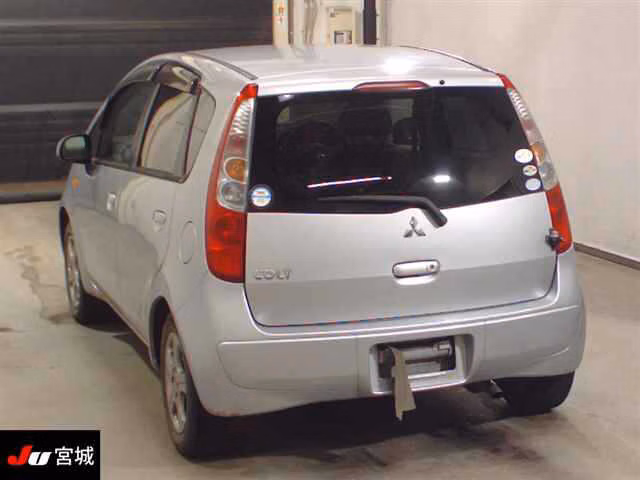 MITSUBISHI COLT