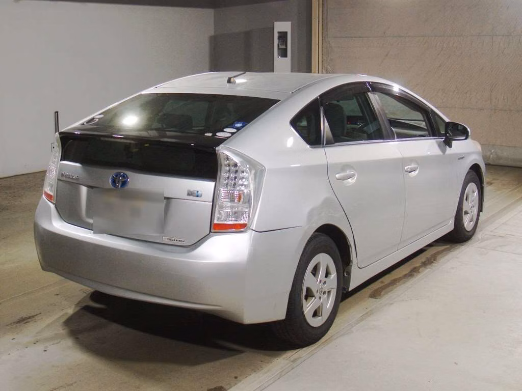 TOYOTA PRIUS