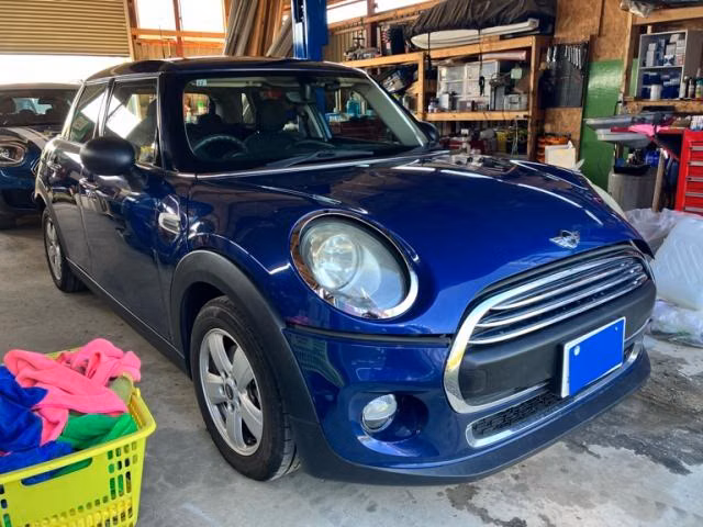 MINI HATCH