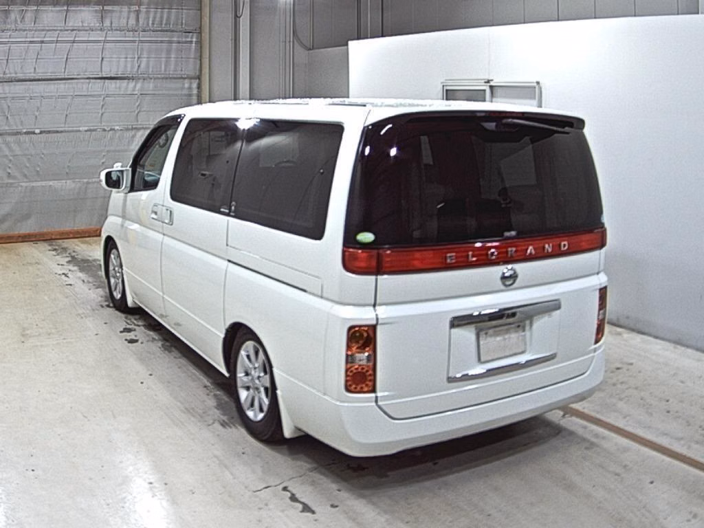 NISSAN ELGRAND