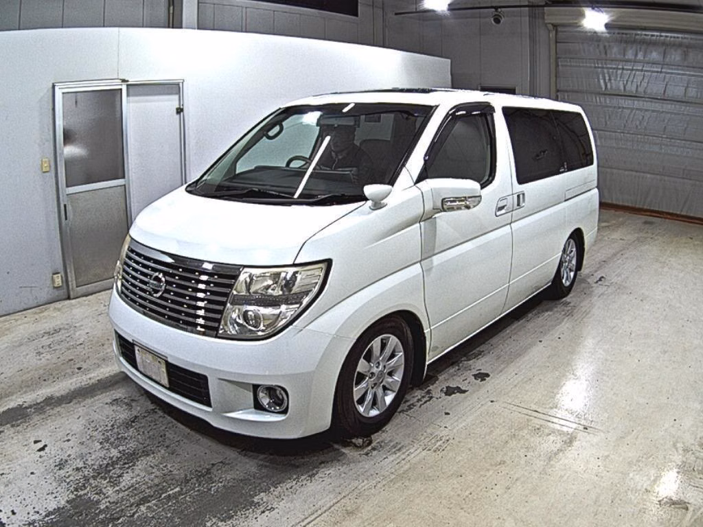NISSAN ELGRAND