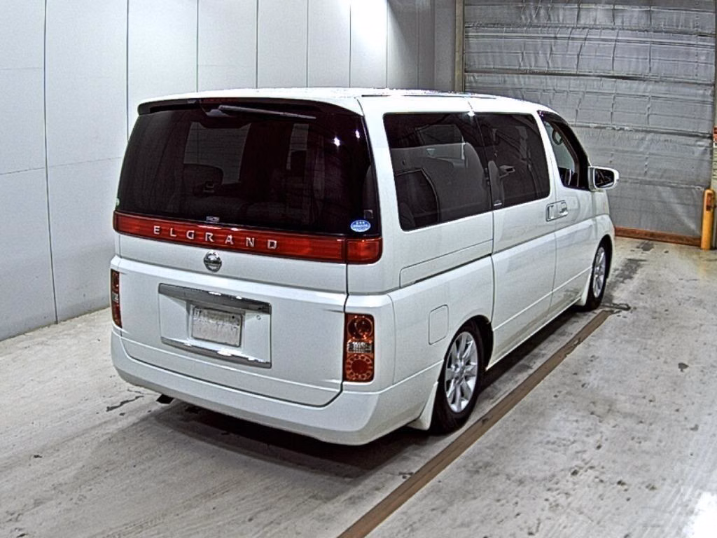 NISSAN ELGRAND