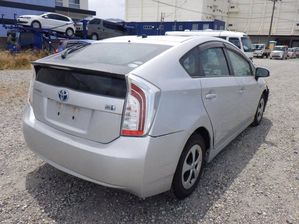 TOYOTA PRIUS
