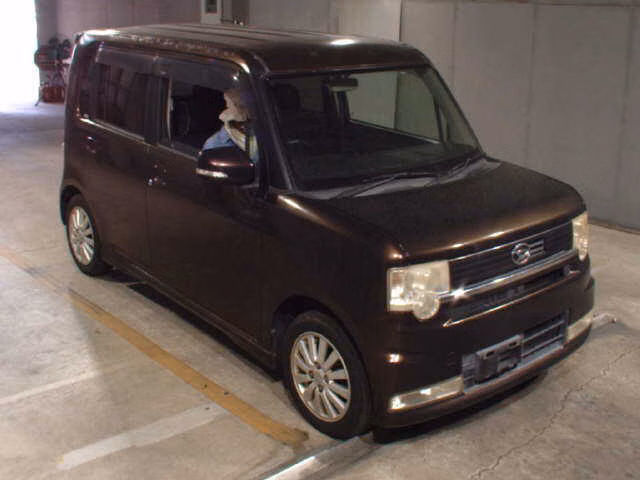 DAIHATSU MOVE CONTE