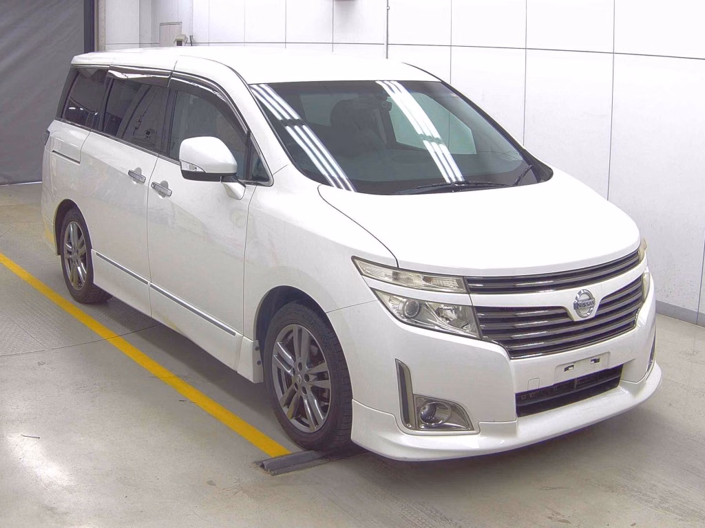 NISSAN ELGRAND