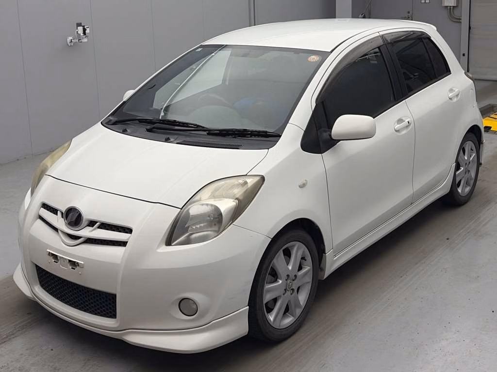 TOYOTA VITZ