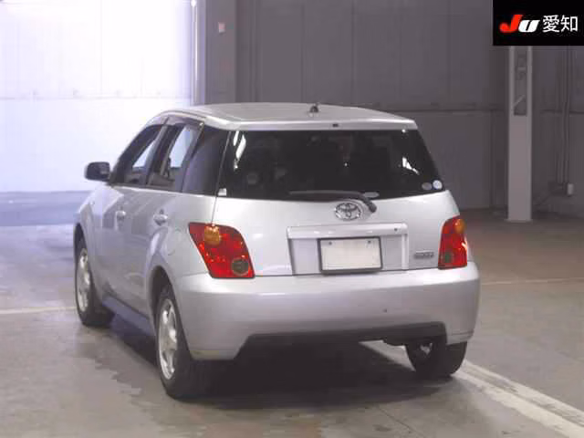 TOYOTA IST