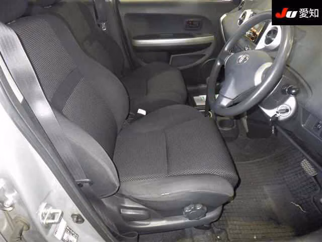 TOYOTA IST