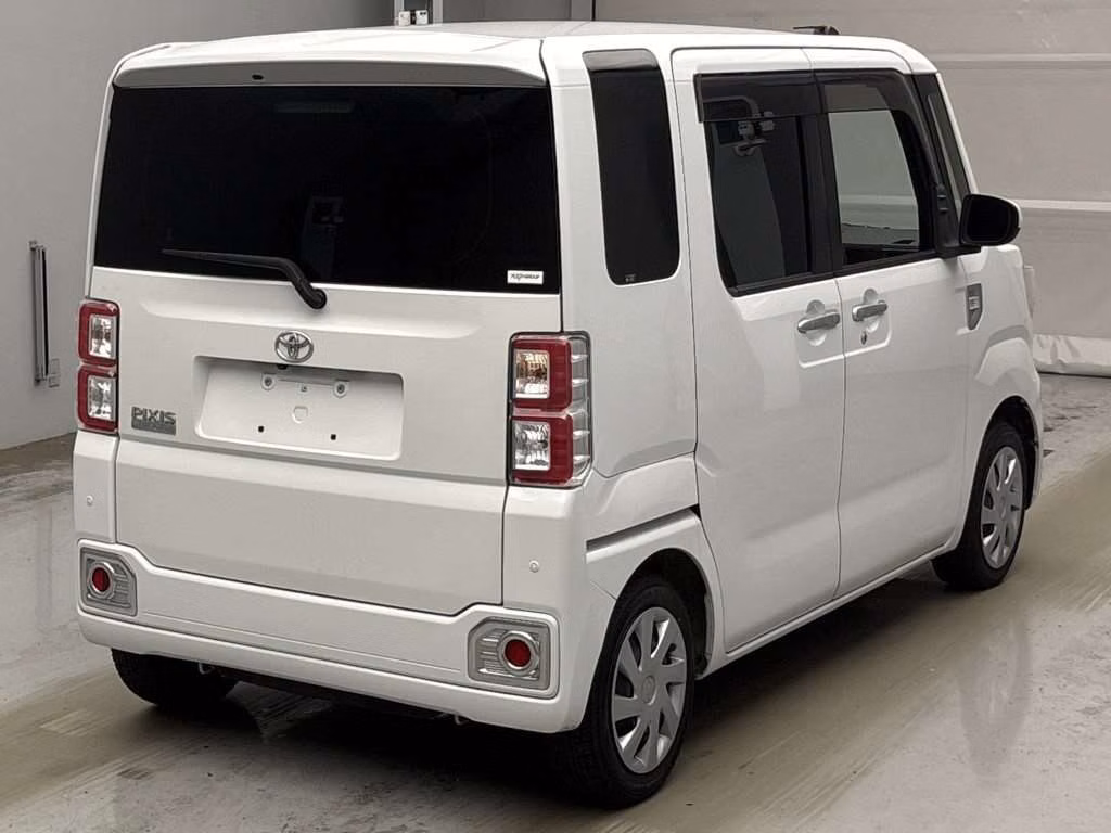 TOYOTA PIXIS MEGA