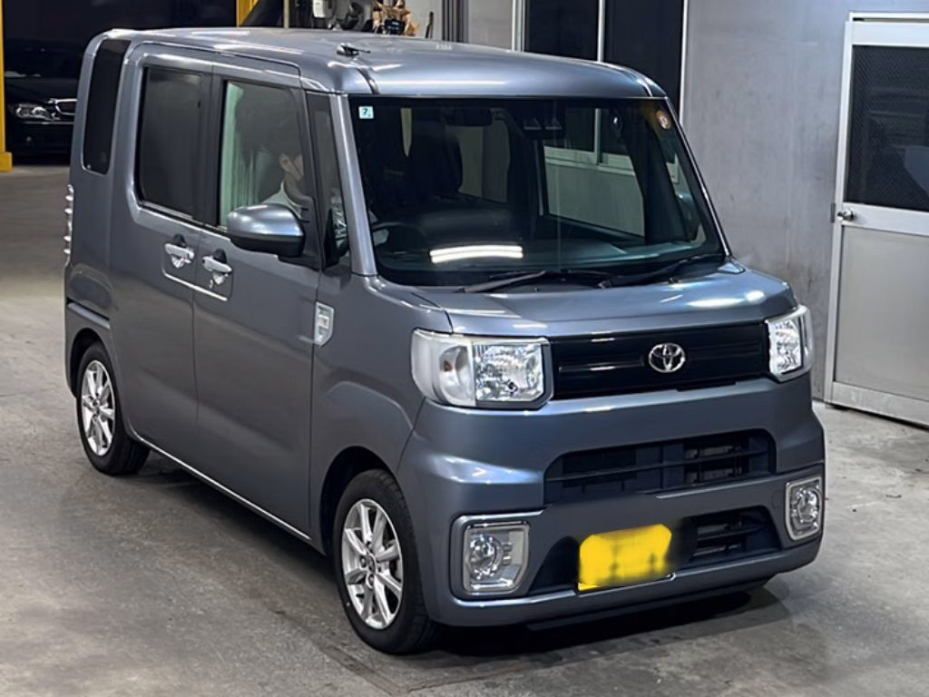 TOYOTA PIXIS MEGA