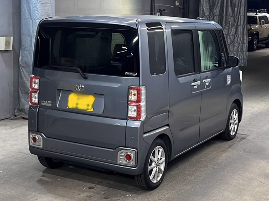 TOYOTA PIXIS MEGA