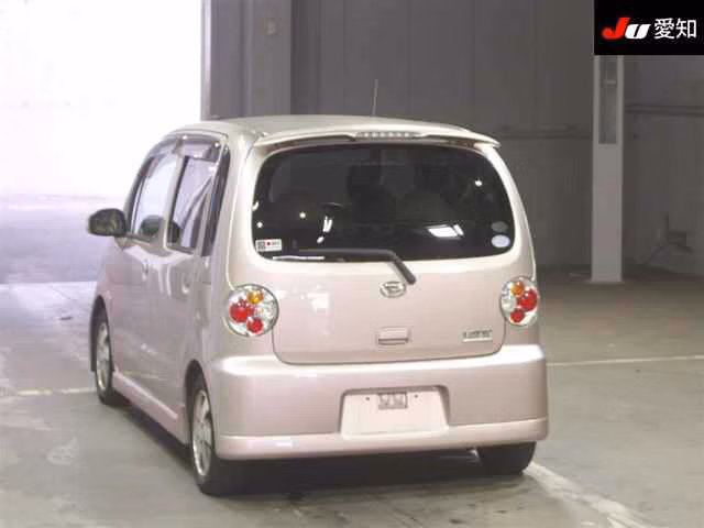 DAIHATSU MOVE LATTE