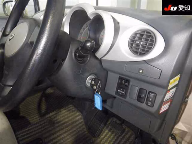 DAIHATSU MOVE LATTE
