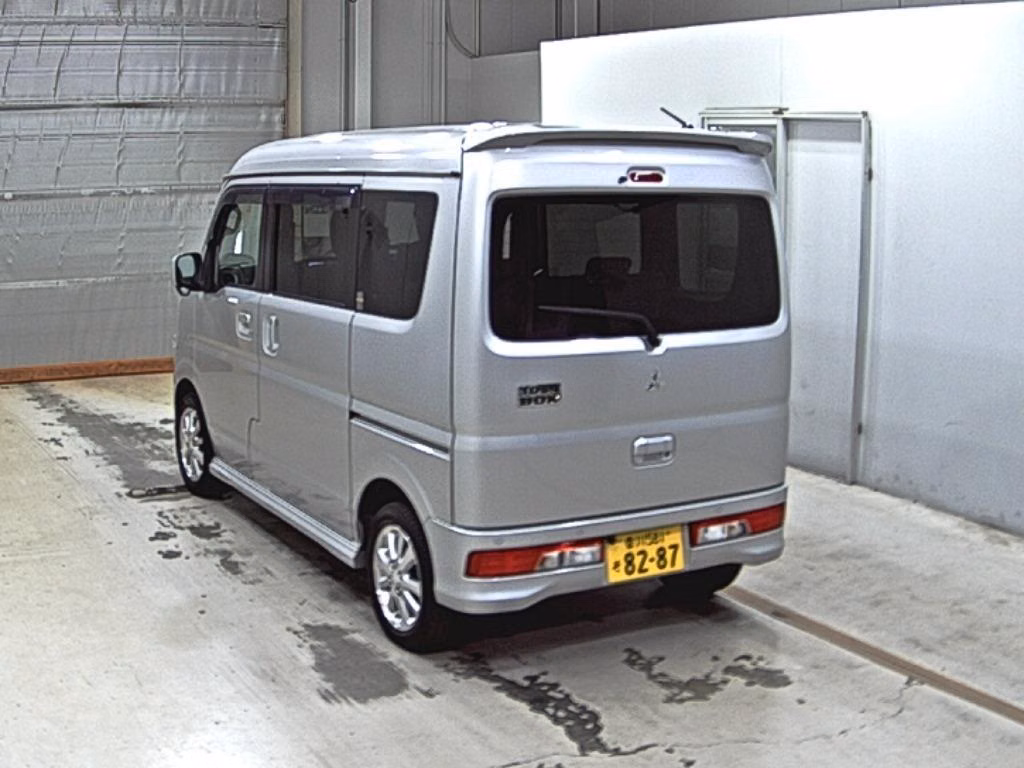 MITSUBISHI TOWN BOX