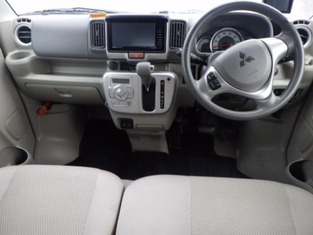 MITSUBISHI TOWN BOX