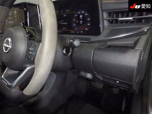 NISSAN AURA