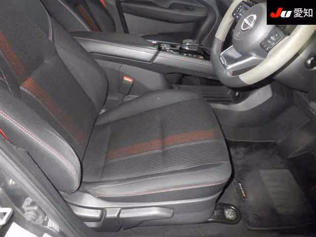 NISSAN AURA