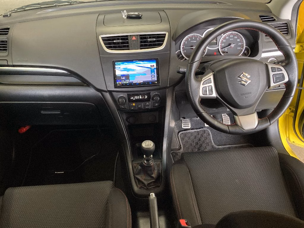 SUZUKI SWIFT