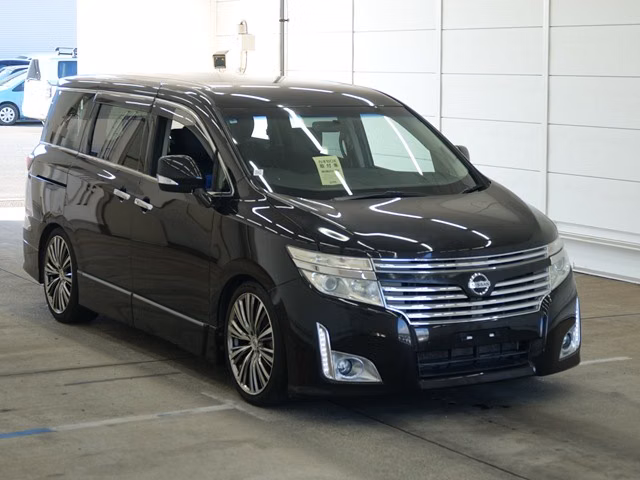 NISSAN ELGRAND