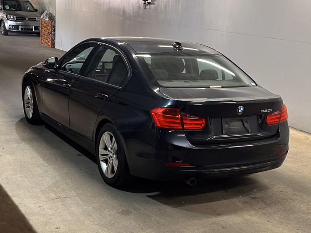 BMW 3-SERIES