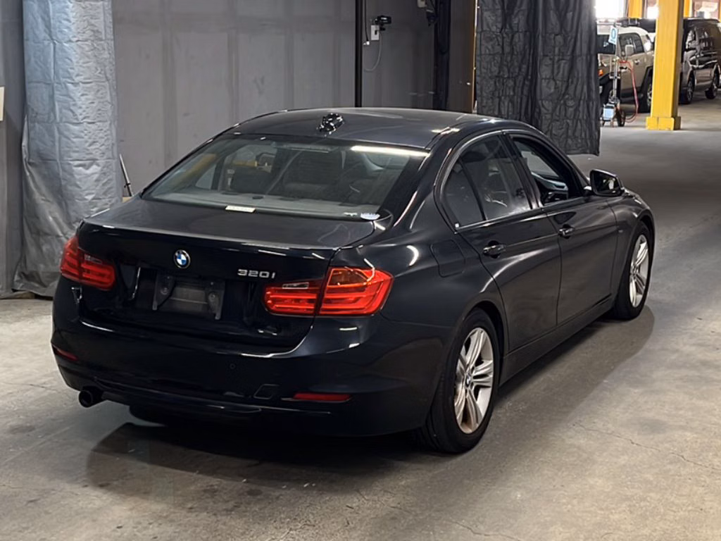 BMW 3-SERIES