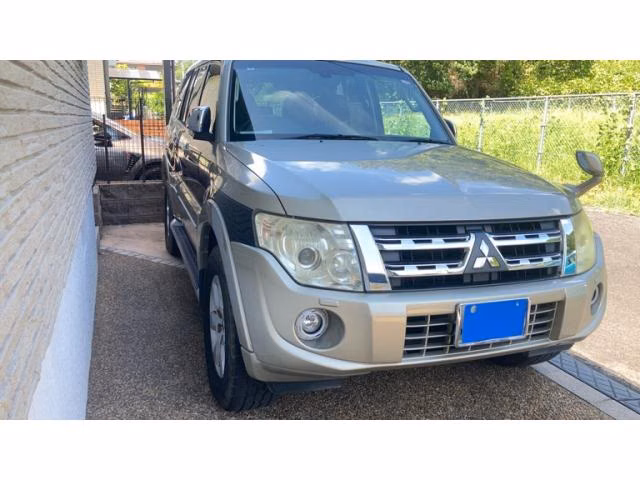MITSUBISHI PAJERO