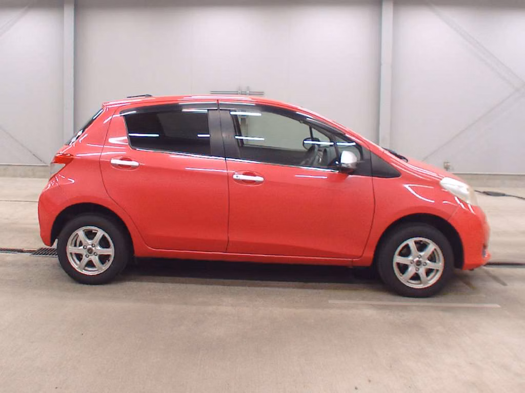 TOYOTA VITZ