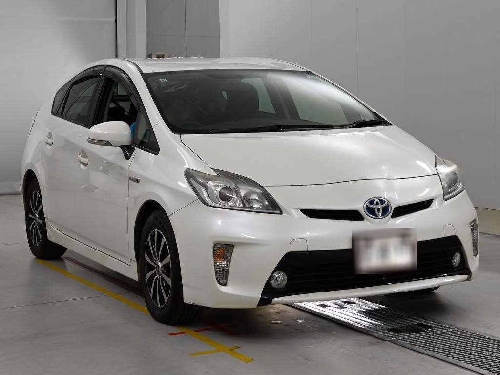 TOYOTA PRIUS
