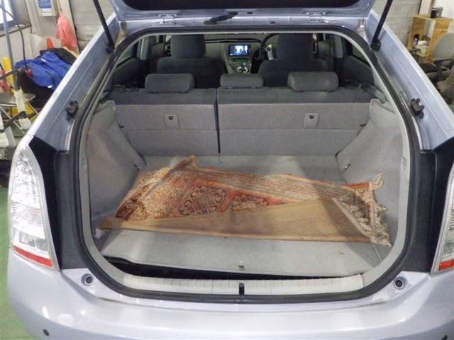 TOYOTA PRIUS