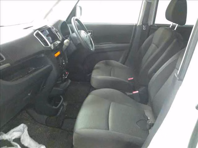 MITSUBISHI DELICA D:2