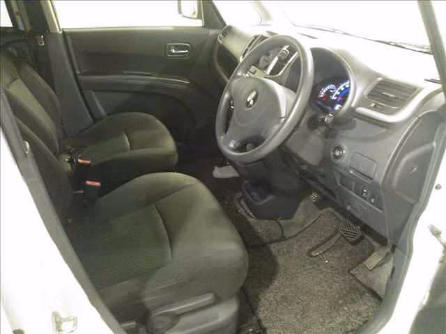 MITSUBISHI DELICA D:2