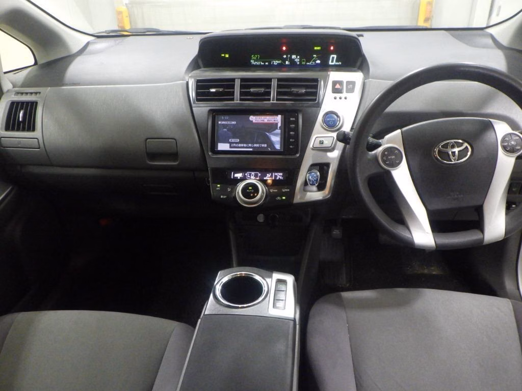 TOYOTA PRIUS ALPHA