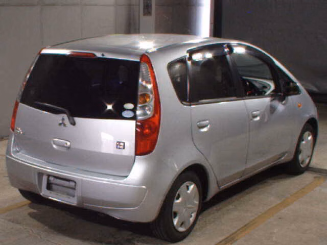 MITSUBISHI COLT