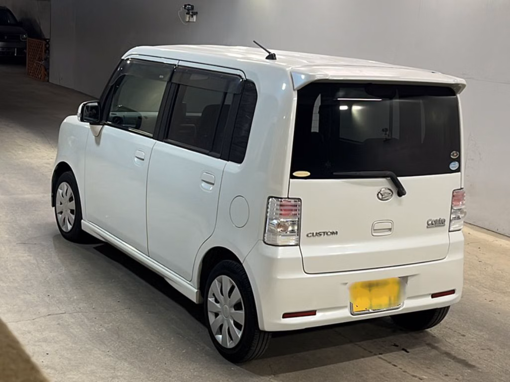 DAIHATSU MOVE CONTE