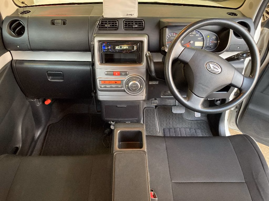 DAIHATSU MOVE CONTE