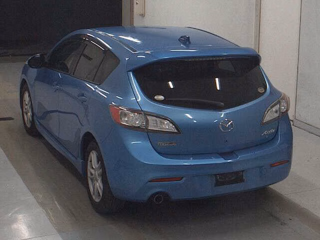 MAZDA AXELA