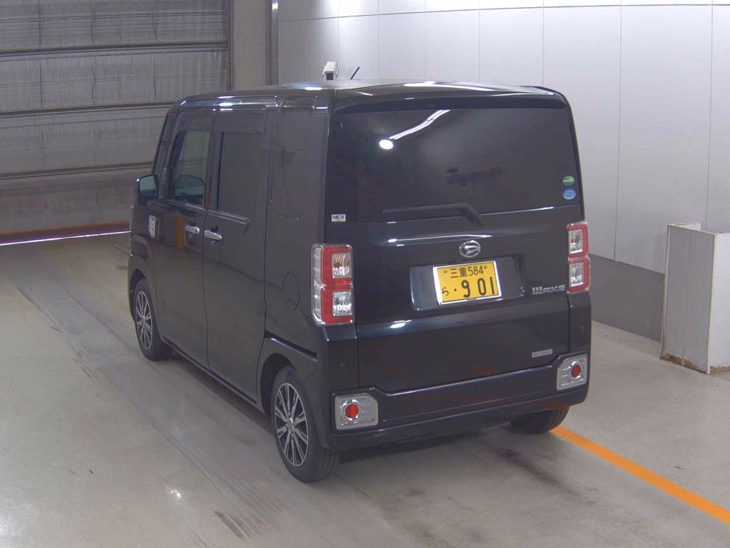 DAIHATSU WAKE