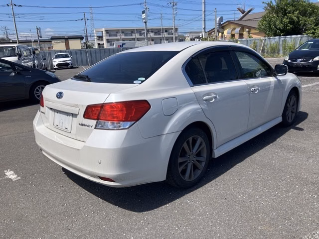 SUBARU LEGACY B4