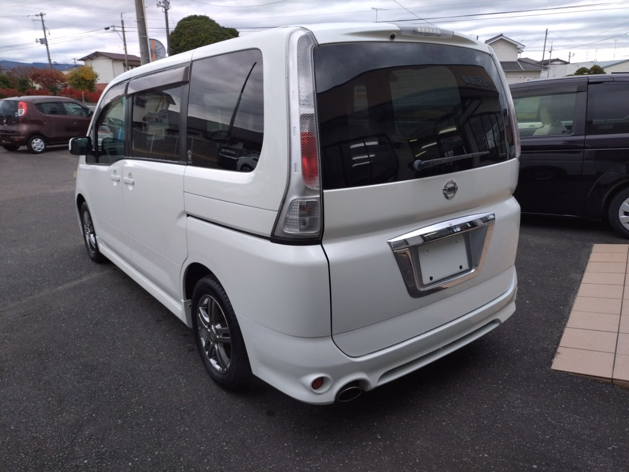 NISSAN SERENA