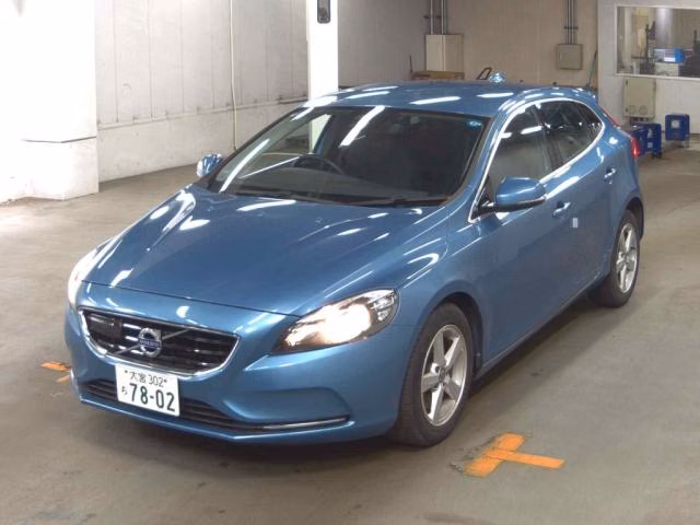 VOLVO V40