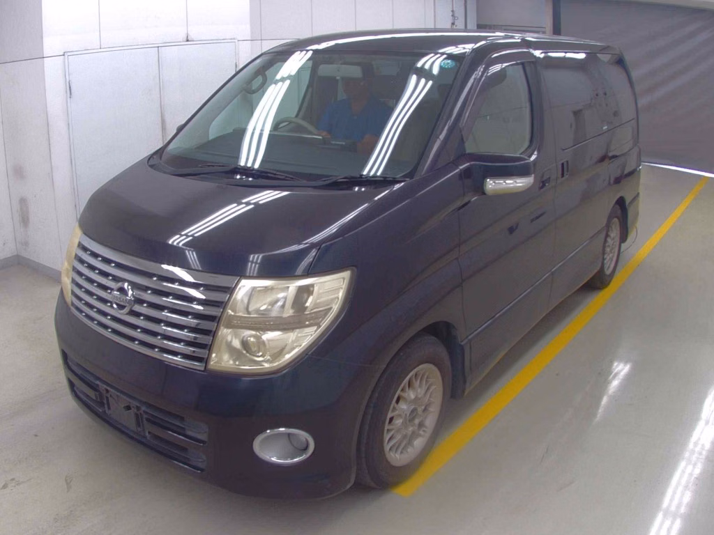NISSAN ELGRAND