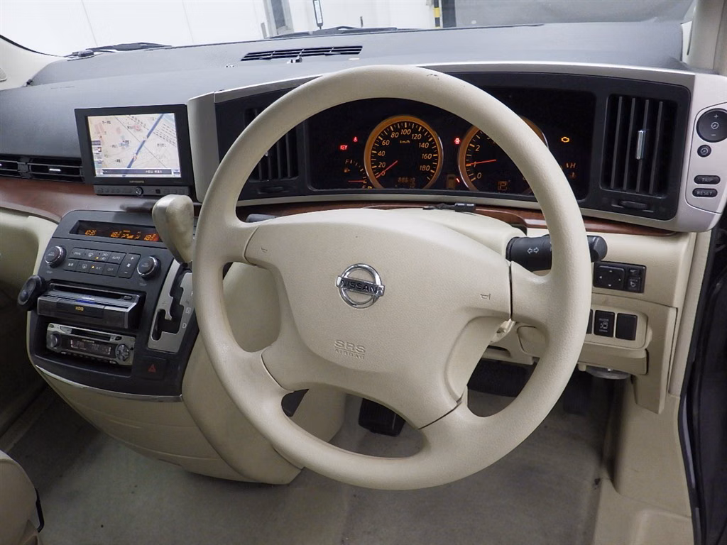 NISSAN ELGRAND