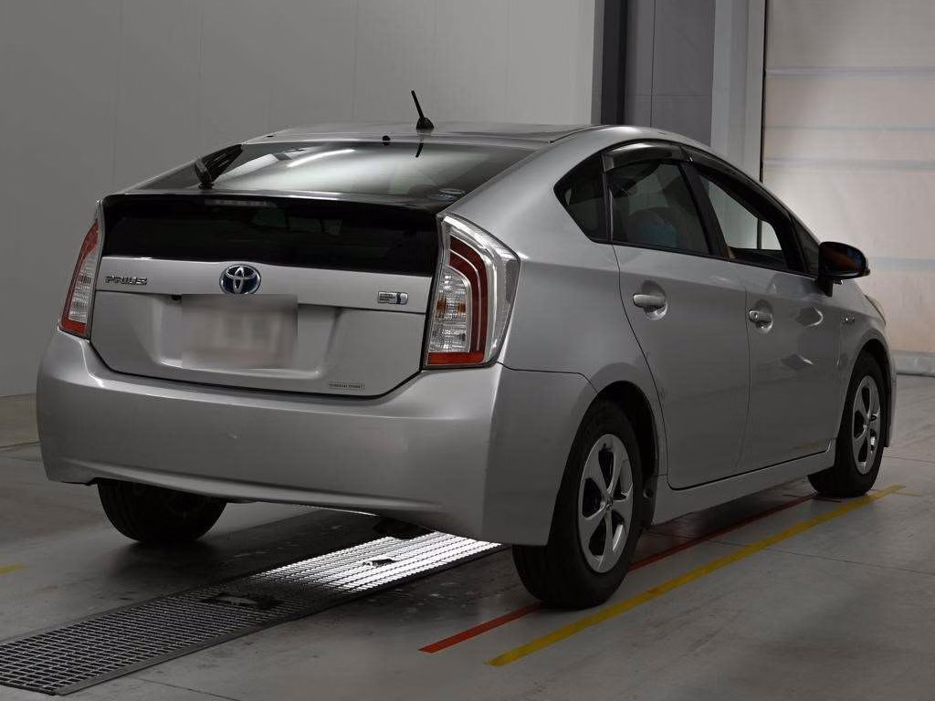 TOYOTA PRIUS