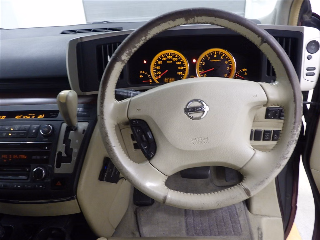 NISSAN ELGRAND