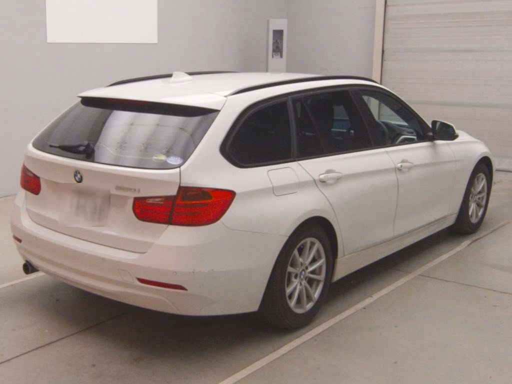 BMW 3-SERIES