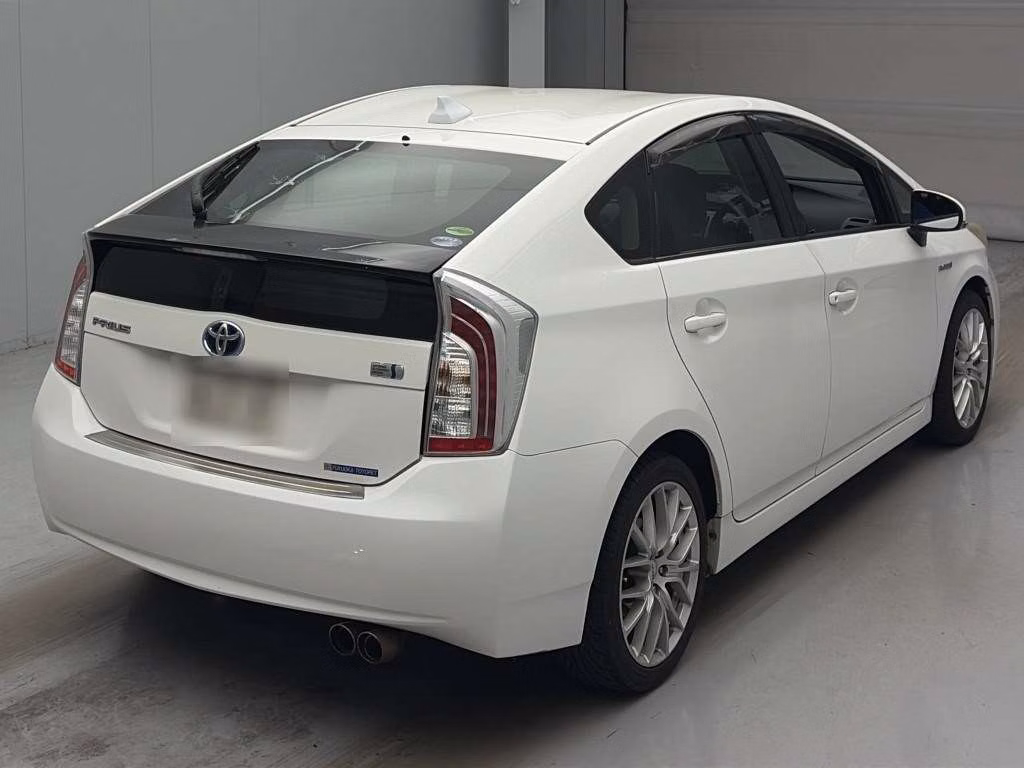 TOYOTA PRIUS