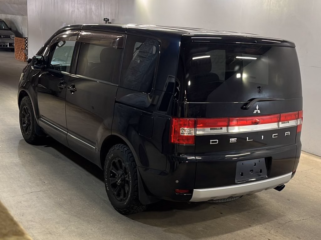 MITSUBISHI DELICA D:5