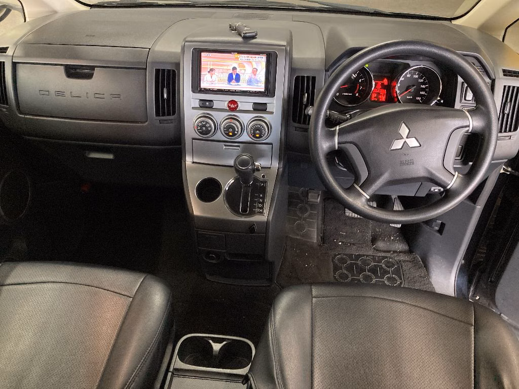MITSUBISHI DELICA D:5