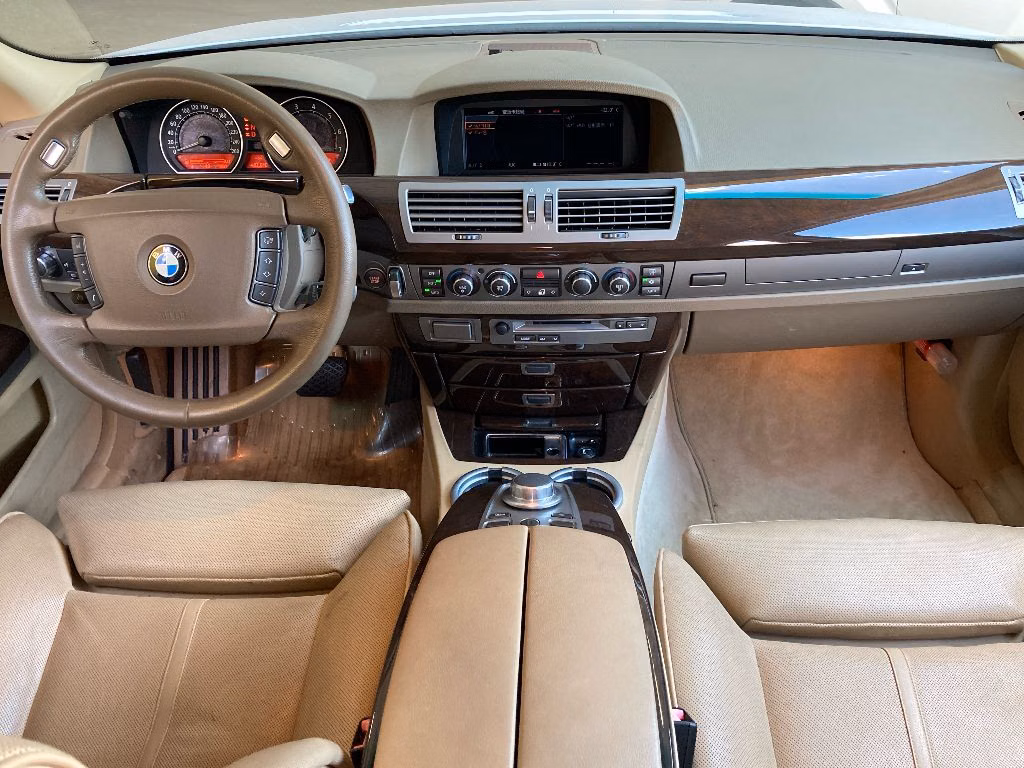 BMW 7-SERIES